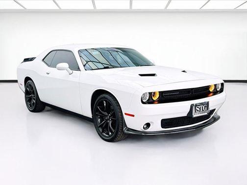 White Knuckle Clearcoat 2018 Dodge Challenger SXT