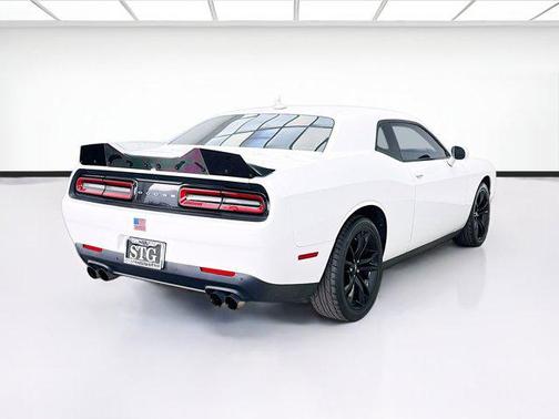 White Knuckle Clearcoat 2018 Dodge Challenger SXT