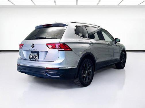 Silver Metallic 2022 Volkswagen Tiguan 2.0T SE