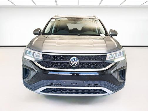 Gray 2024 Volkswagen Taos 1.5T SE