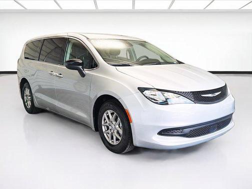Silver Mist Clearcoat 2024 Chrysler Voyager LX