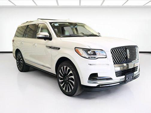 Pristine White Metallic Tri-Coat 2023 Lincoln Navigator Black Label