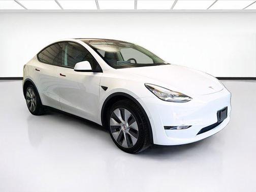 Pearl White Multi-Coat 2022 Tesla Model Y Long Range Dual Motor All-Wheel Drive