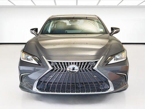 2025 Lexus ES 300h Base