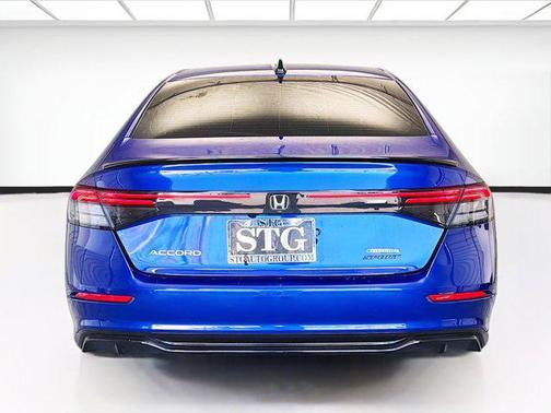 Still Night Pearl 2024 Honda Accord Hybrid Sport-L