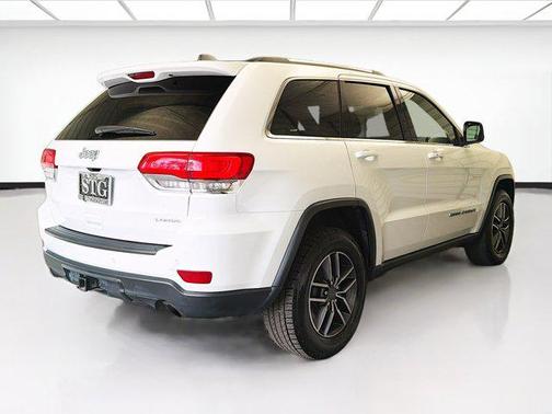 Bright White Clearcoat 2019 Jeep Grand Cherokee Laredo