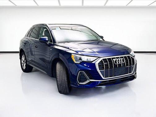 2022 Audi Q3 45 S line Premium
