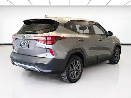 Steel Gray 2021 Kia Seltos LX