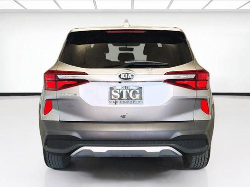 Steel Gray 2021 Kia Seltos LX