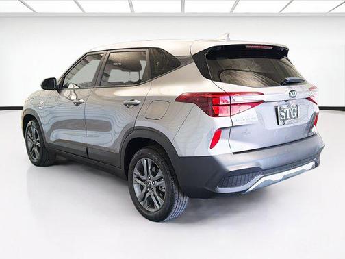 Steel Gray 2021 Kia Seltos LX