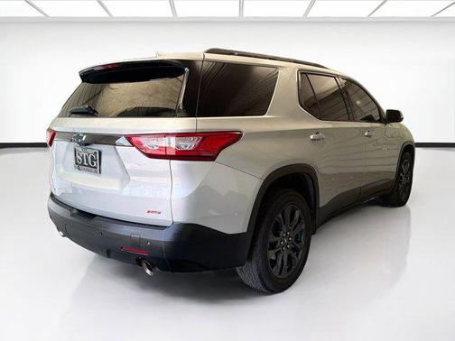 Silver Ice Metallic 2021 Chevrolet Traverse RS