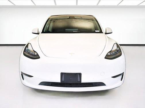 Pearl White Multi-Coat 2022 Tesla Model Y Long Range Dual Motor All-Wheel Drive