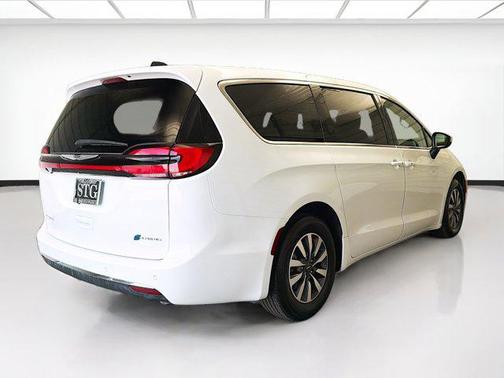 Bright White Clearcoat 2023 Chrysler Pacifica Hybrid Touring L