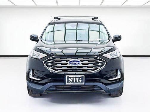 Black Metallic 2019 Ford Edge Titanium