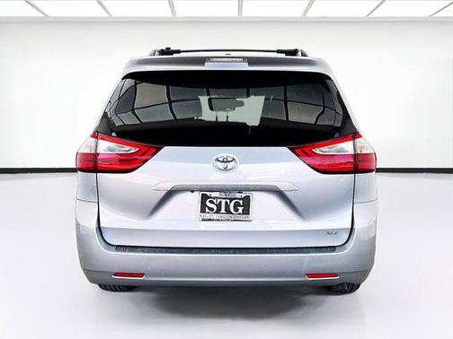 Silver Sky Metallic 2017 Toyota Sienna XLE