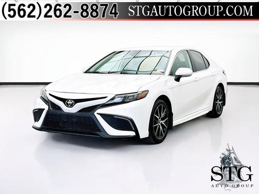 Ice Cap 2024 Toyota Camry SE
