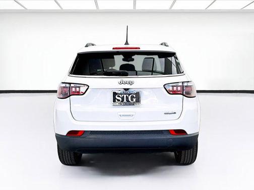 Bright White Clearcoat 2022 Jeep Compass Latitude
