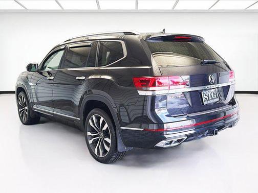 Deep Black 2022 Volkswagen Atlas 3.6L SEL Premium