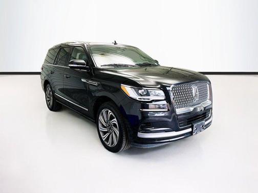 Black Metallic 2022 Lincoln Navigator Reserve