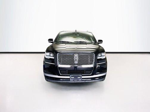 Black Metallic 2022 Lincoln Navigator Reserve