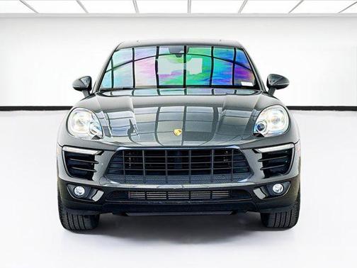 Gray 2018 Porsche Macan Macan