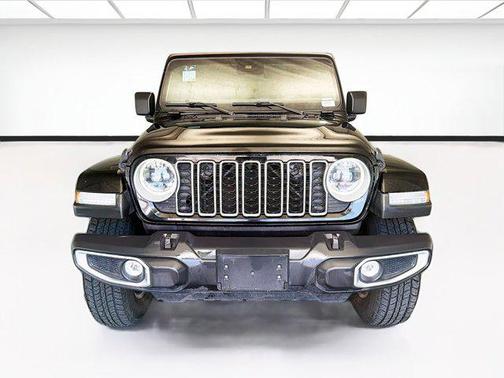 Black Clearcoat 2025 Jeep Wrangler 4-Door Sahara 4x4