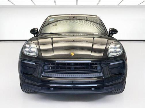 2022 Porsche Macan Base