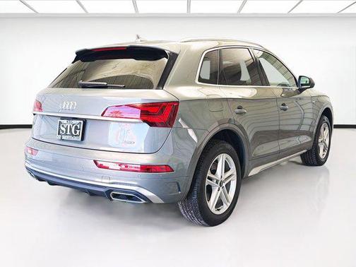 Chronos Gray Metallic 2024 Audi Q5 55 S line Premium Plus