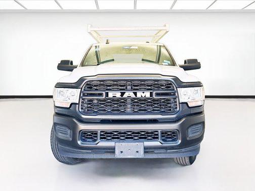 2022 RAM 2500 Tradesman Crew Cab 4x4 8' Box