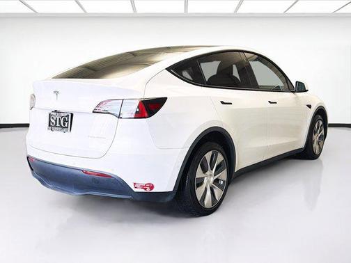 2022 Tesla Model Y Long Range Dual Motor All-Wheel Drive