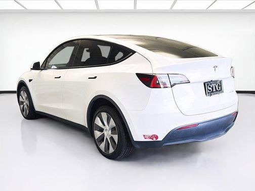 2022 Tesla Model Y Long Range Dual Motor All-Wheel Drive