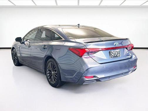 2020 Toyota Avalon Hybrid XSE