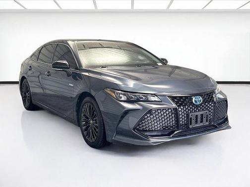 2020 Toyota Avalon Hybrid XSE