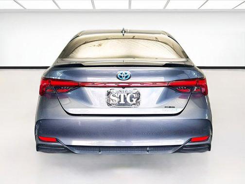 2020 Toyota Avalon Hybrid XSE