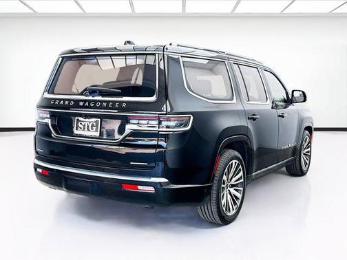 Diamond Black Crystal Pearlcoat 2022 Jeep Grand Wagoneer Series III 4x4