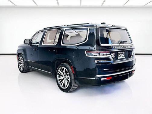 Diamond Black Crystal Pearlcoat 2022 Jeep Grand Wagoneer Series III 4x4