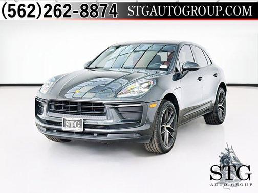Volcano Grey Metallic 2022 Porsche Macan Macan