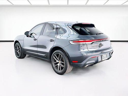 Volcano Grey Metallic 2022 Porsche Macan Macan