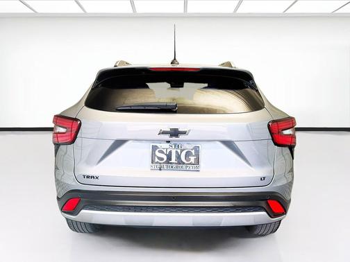 Sterling Gray Metallic 2025 Chevrolet Trax LT