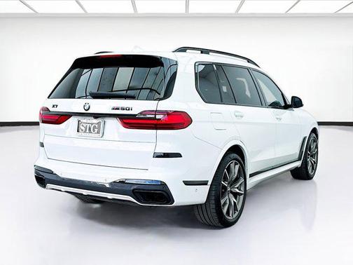2021 BMW X7 M50i