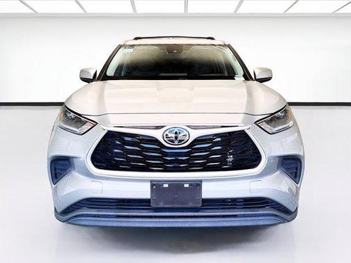 Celestial Silver Metallic 2021 Toyota Highlander L