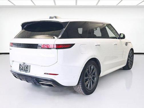 Fuji White 2024 Land Rover Range Rover Sport SE