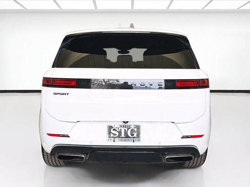 Fuji White 2024 Land Rover Range Rover Sport SE