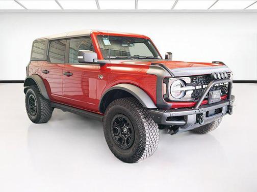 Hot Pepper Red Metallic Tinted Clearcoat 2023 Ford Bronco Wildtrak