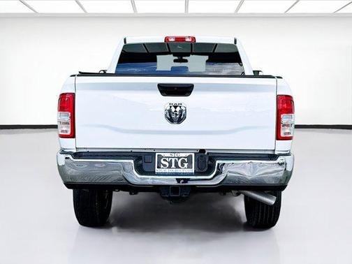 2022 RAM 2500 Tradesman Crew Cab 4x4 6'4' Box