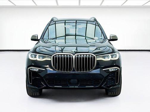 2022 BMW X7 M50i