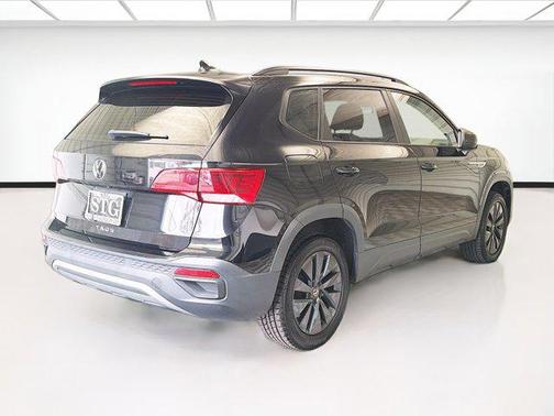 Deep Black Pearl 2022 Volkswagen Taos 1.5T S