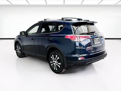 Aqua 2018 Toyota RAV4 LE