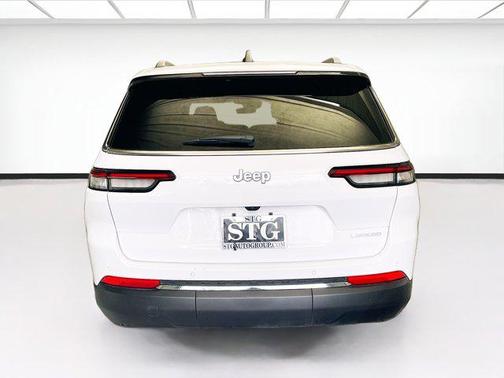 Bright White Clearcoat 2025 Jeep Grand Cherokee L Laredo