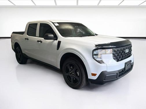 Oxford White 2025 Ford Maverick XL